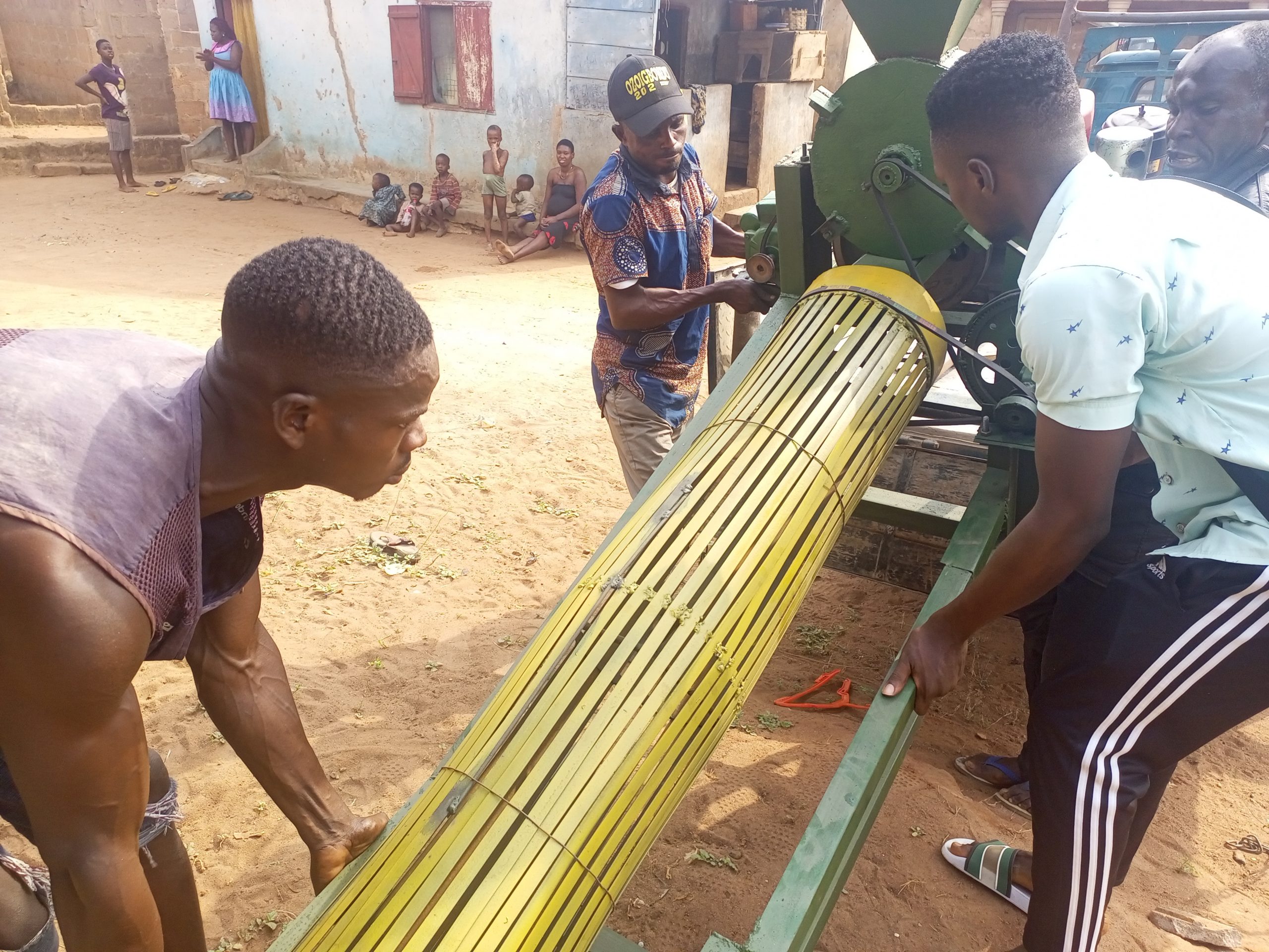 Delivering the palm kernel cracking and separating machine